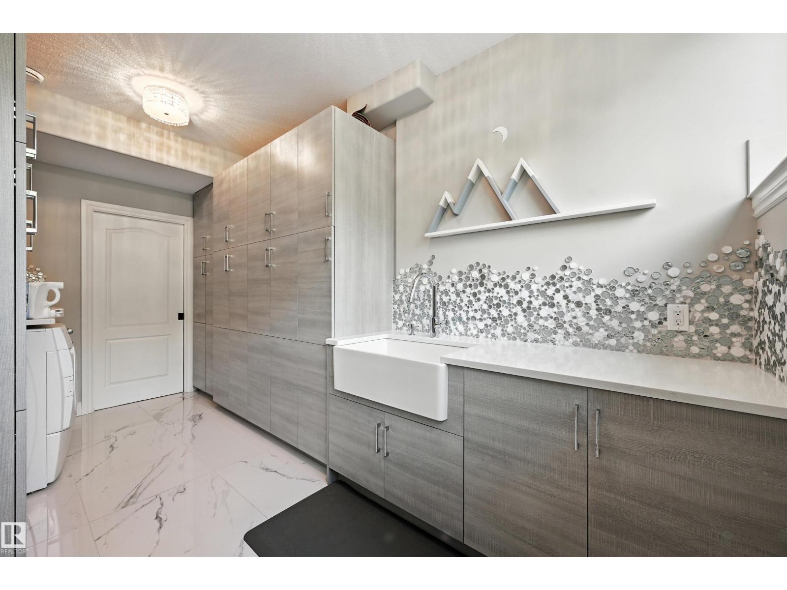 2426 MARTELL CR NW, Edmonton