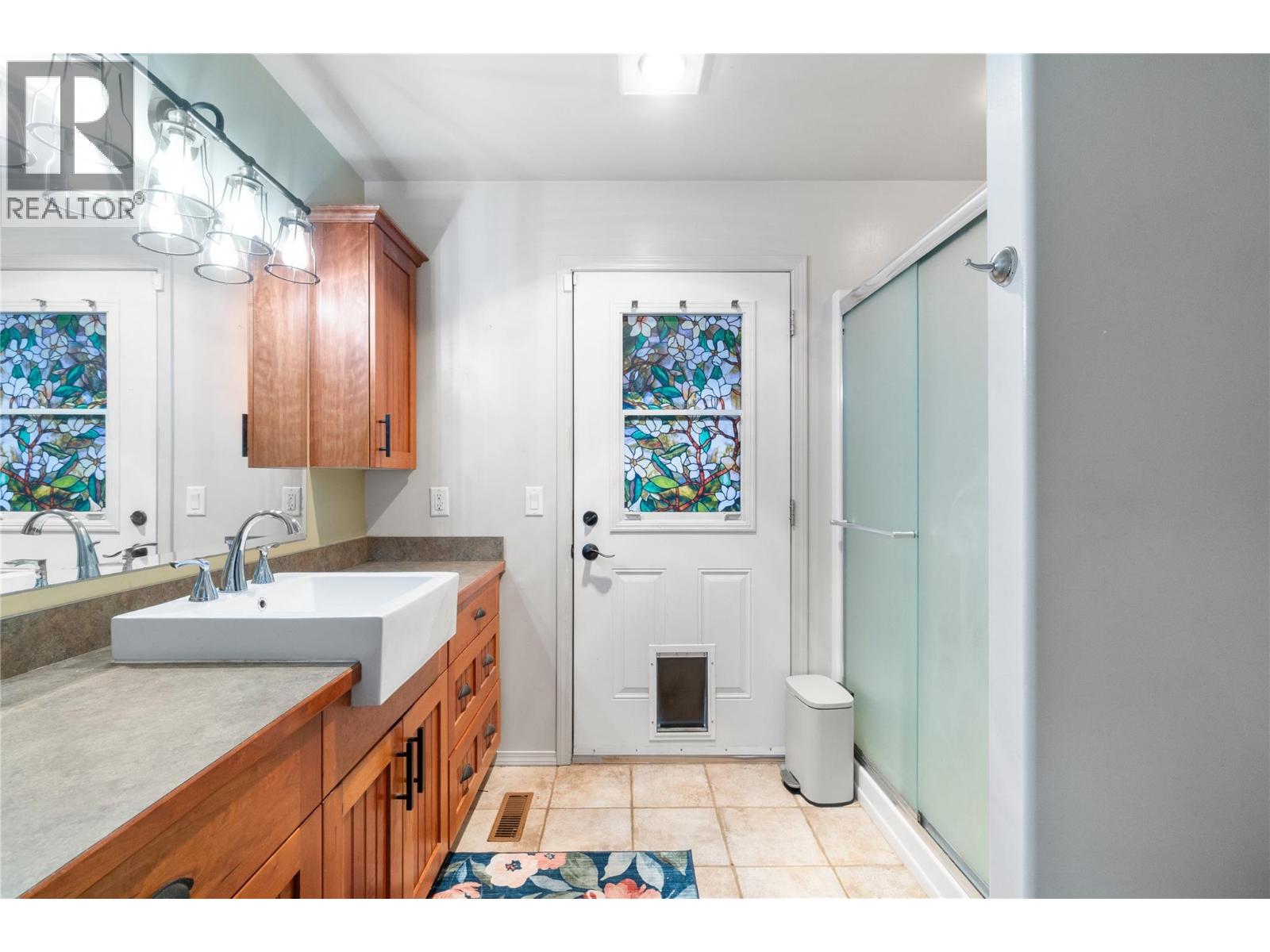 3960 50 Street NE, Salmon Arm