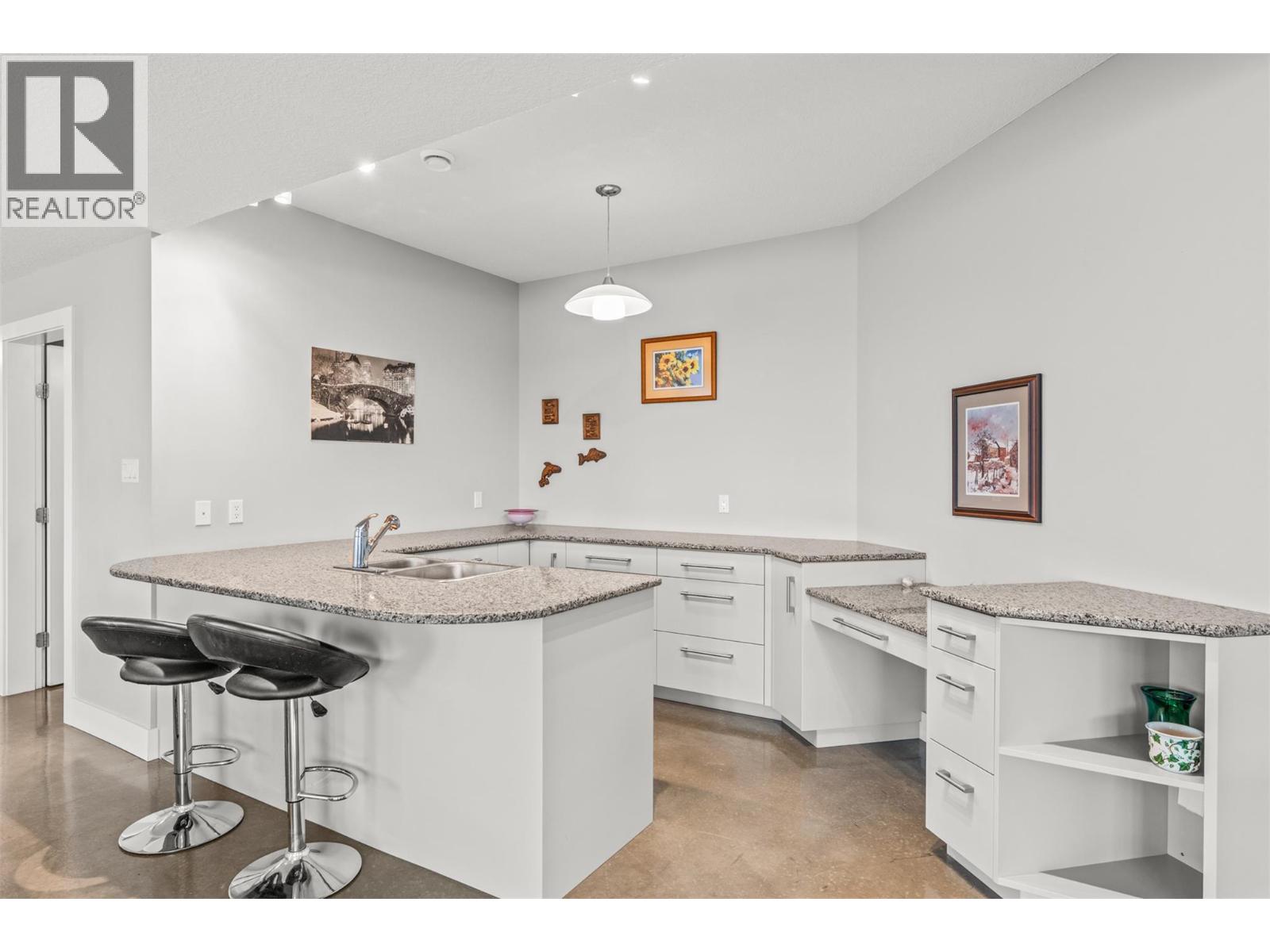 7697 Baker Hogg Road, Vernon