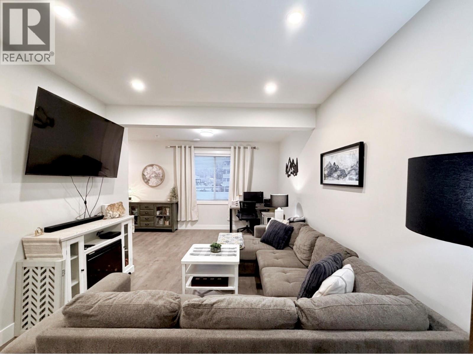 240 FORESTBROOK Drive Unit# 105, Penticton