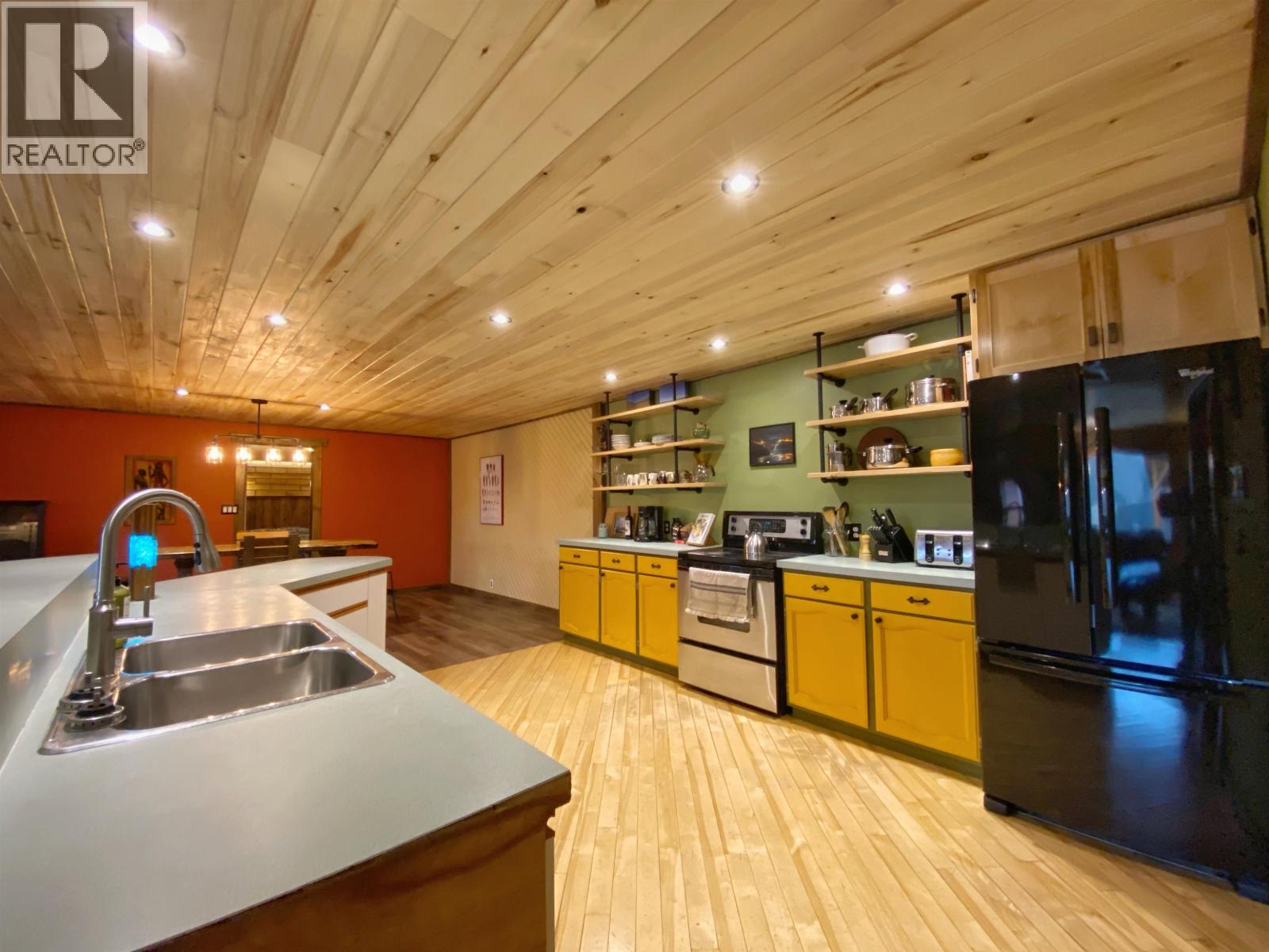 1505 HANKIN Street, Hazelton