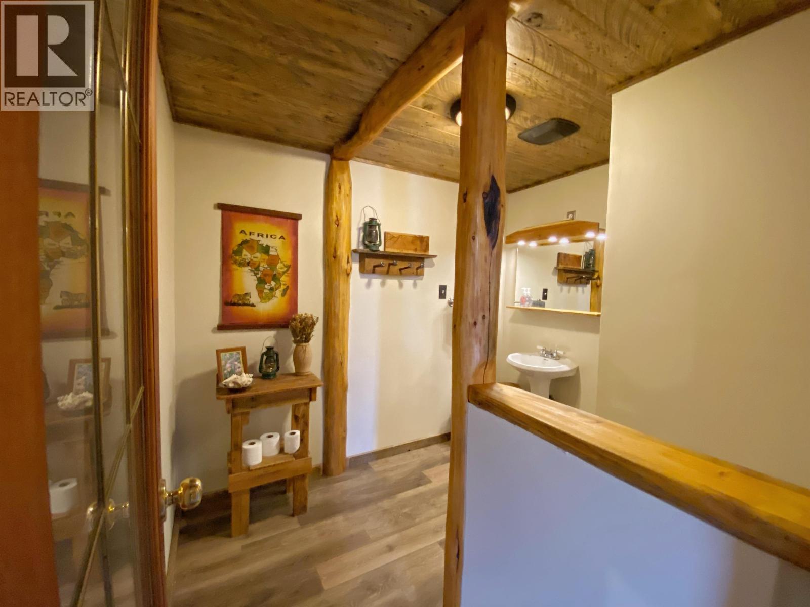 1505 HANKIN Street, Hazelton