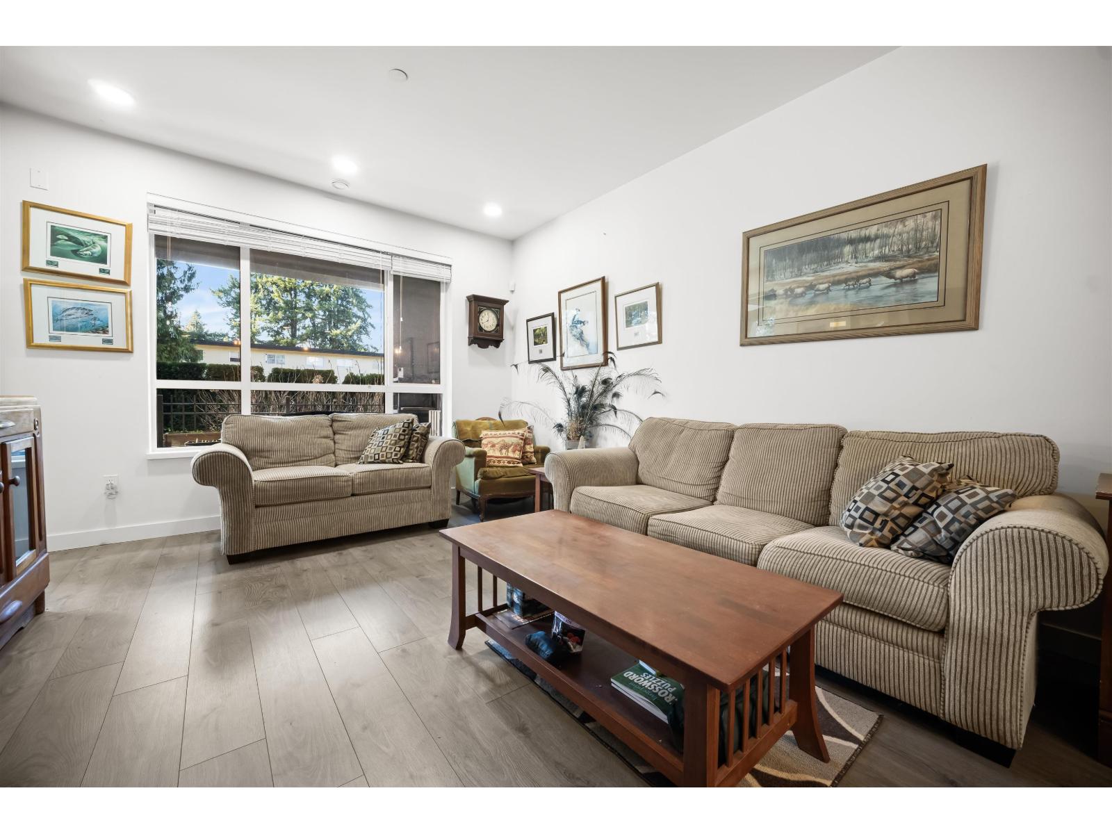 105 33540 MAYFAIR Avenue - main photo