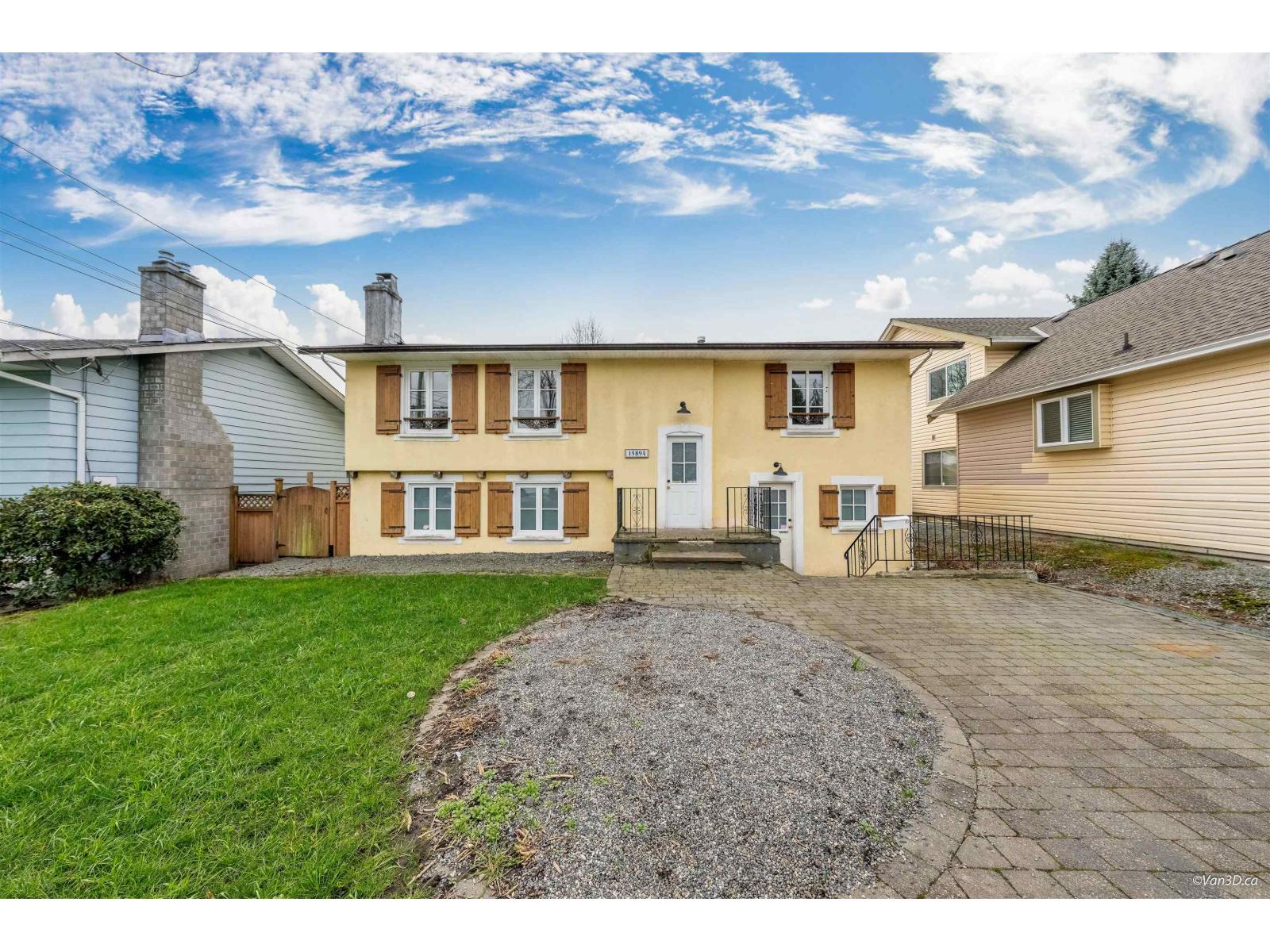 15894 THRIFT AVENUE, White Rock