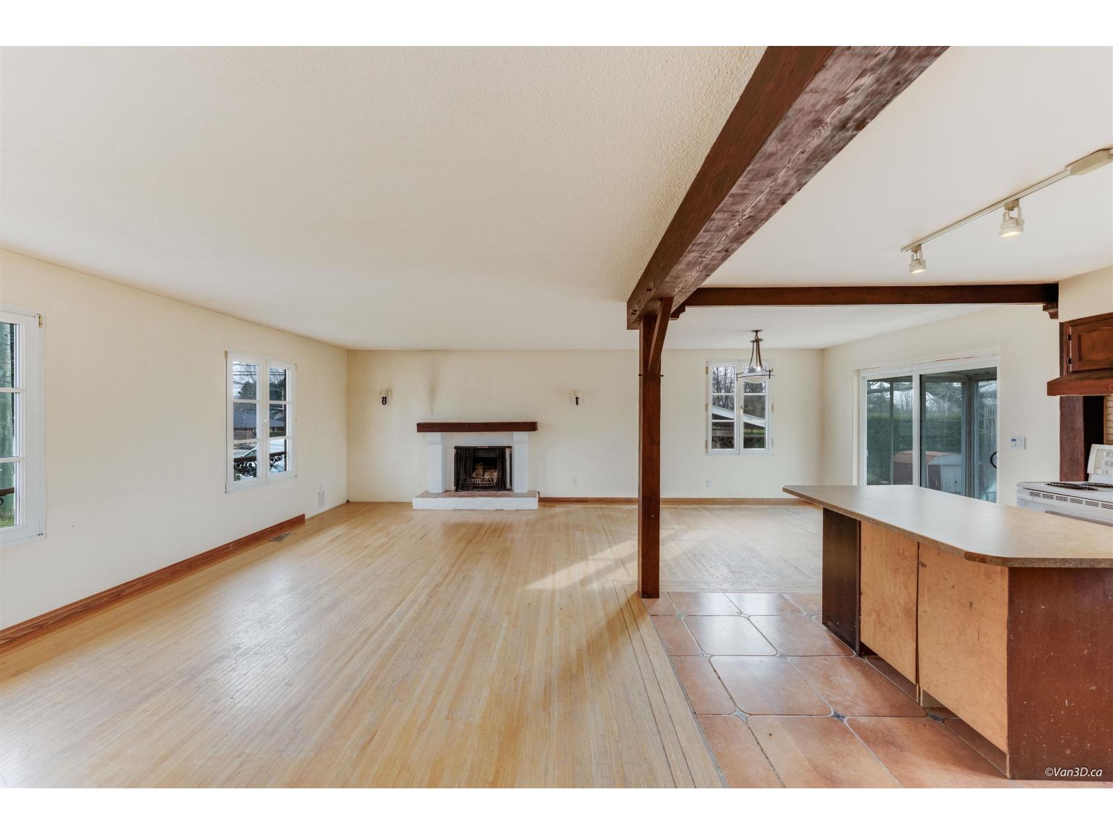 15894 THRIFT AVENUE, White Rock