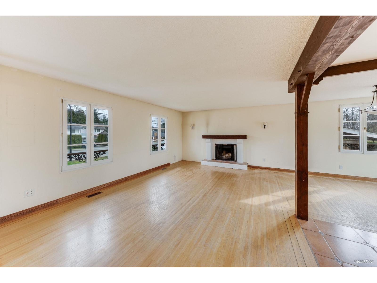 15894 THRIFT AVENUE, White Rock