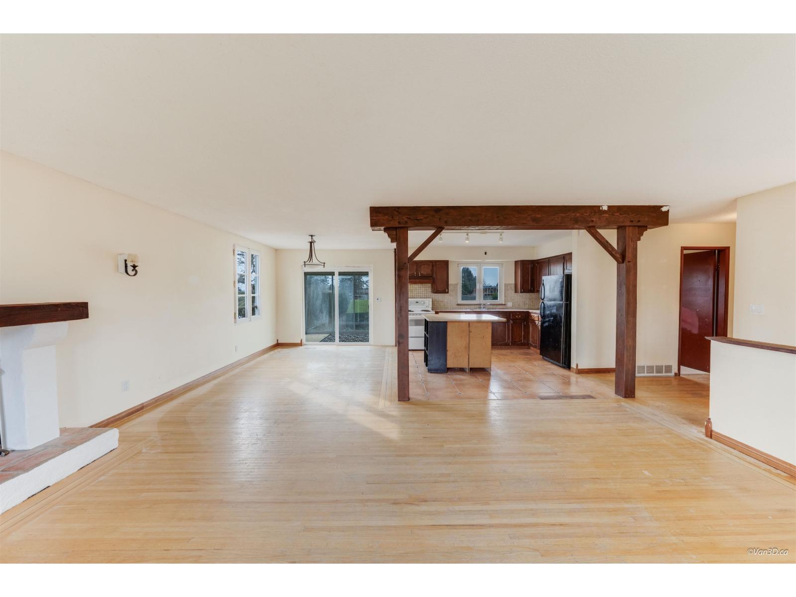 15894 THRIFT AVENUE, White Rock