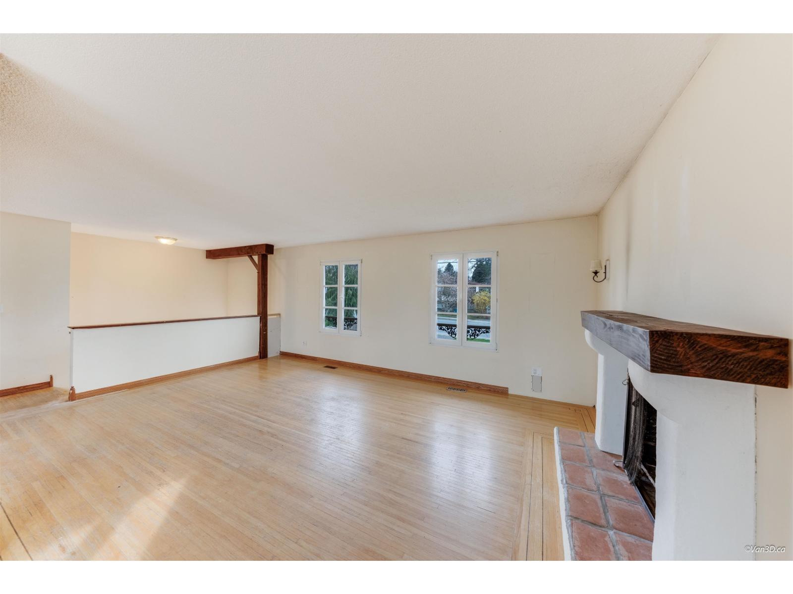 15894 THRIFT AVENUE, White Rock