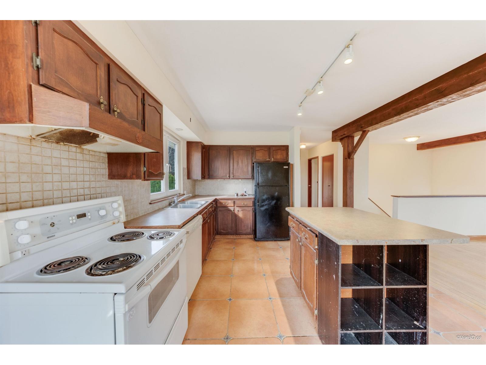 15894 THRIFT AVENUE, White Rock