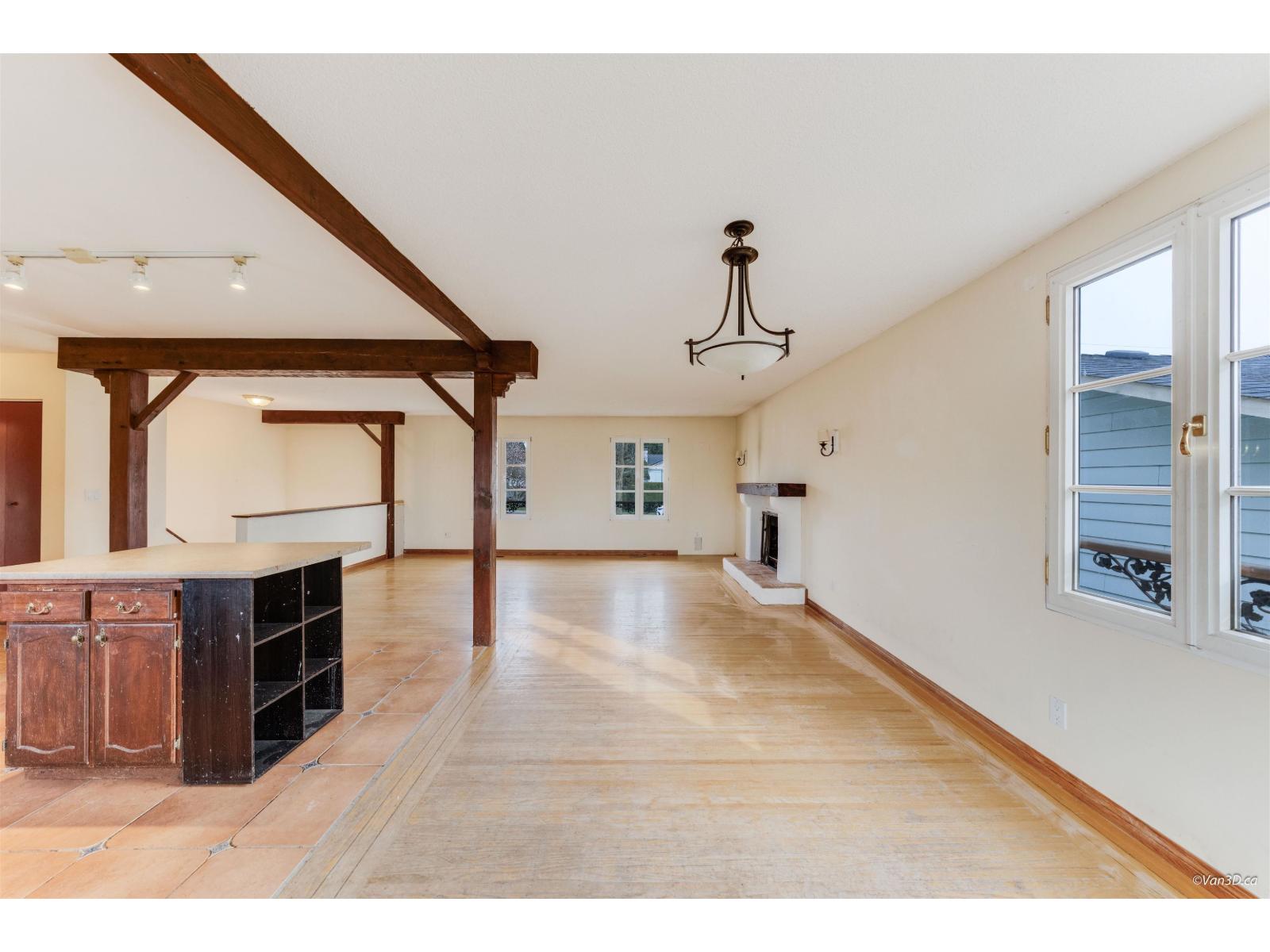 15894 THRIFT AVENUE, White Rock