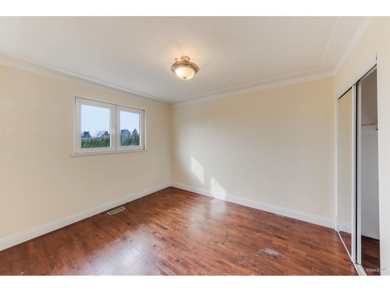 15894 THRIFT AVENUE, White Rock