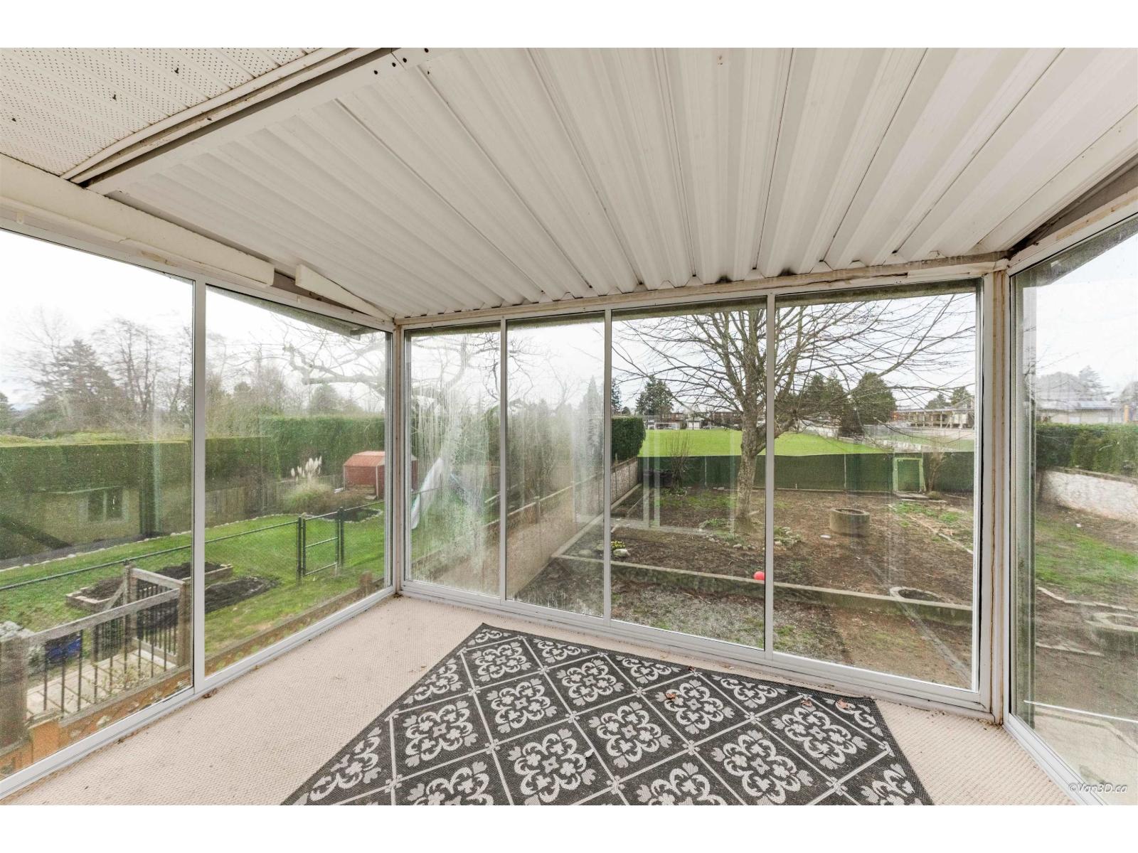 15894 THRIFT AVENUE, White Rock