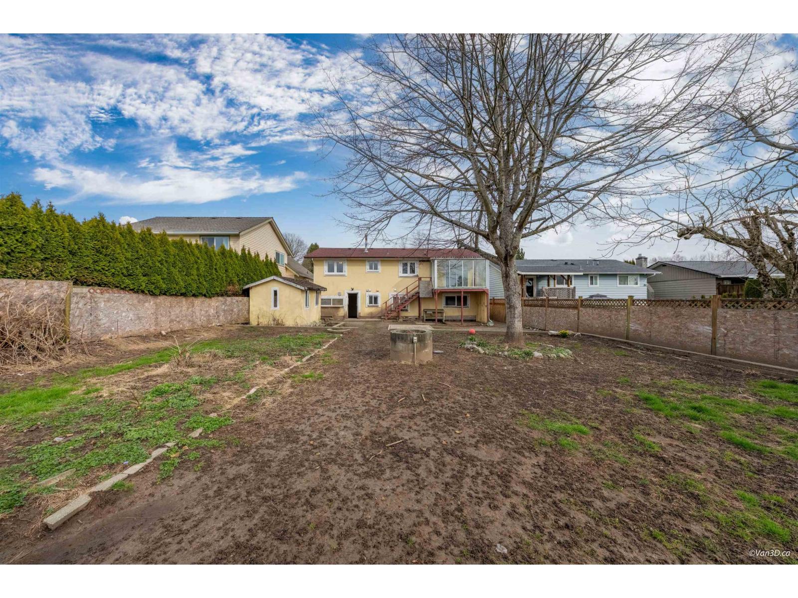 15894 THRIFT AVENUE, White Rock