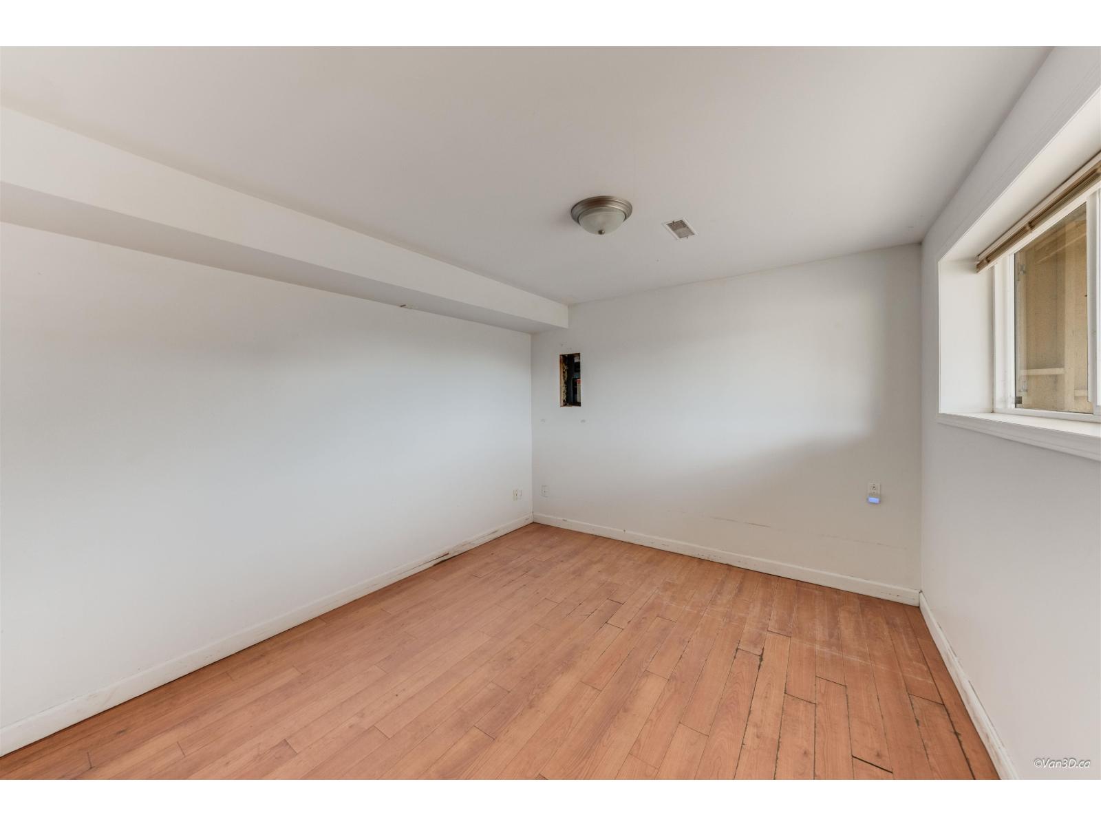 15894 THRIFT AVENUE, White Rock