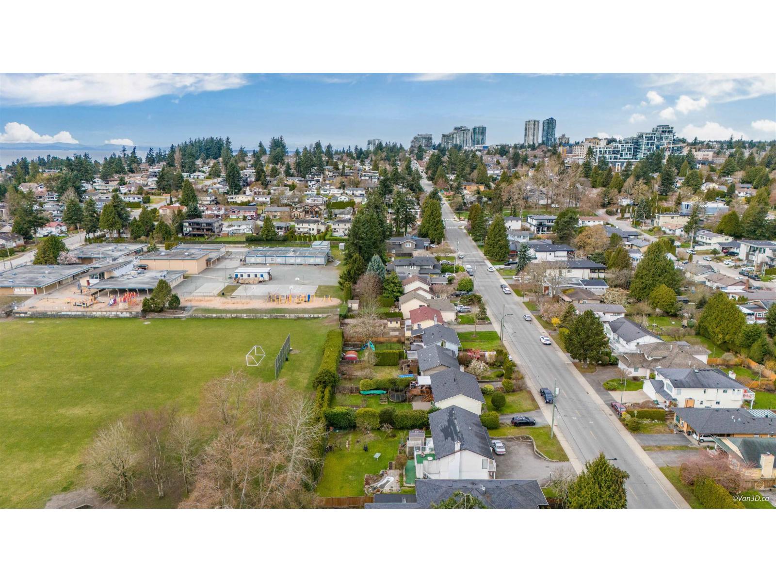 15894 THRIFT AVENUE, White Rock
