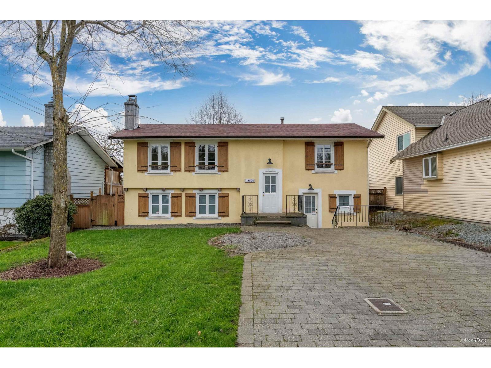 15894 THRIFT AVENUE, White Rock