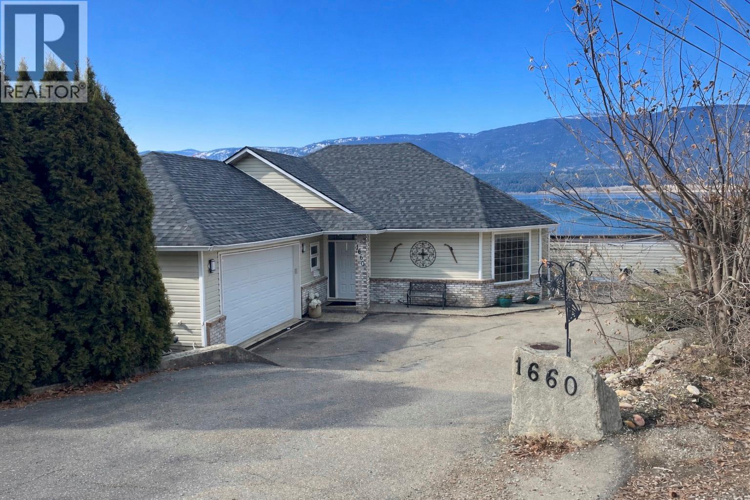 1660 28 Avenue NE, Salmon Arm