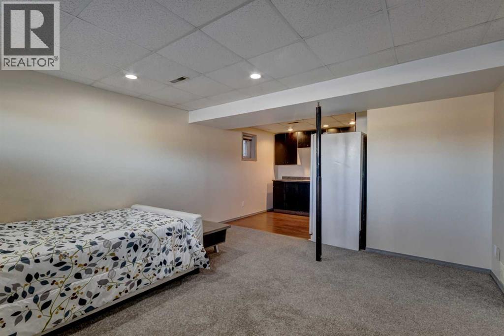 Single Family House Bi-level for Sale in  Pinecliff Drive NE Pineridge Calgary 