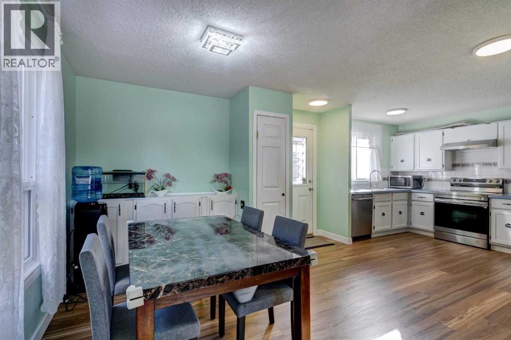 Single Family House Bi-level for Sale in  Pinecliff Drive NE Pineridge Calgary 