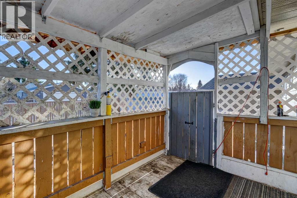 Single Family House Bi-level for Sale in  Pinecliff Drive NE Pineridge Calgary 