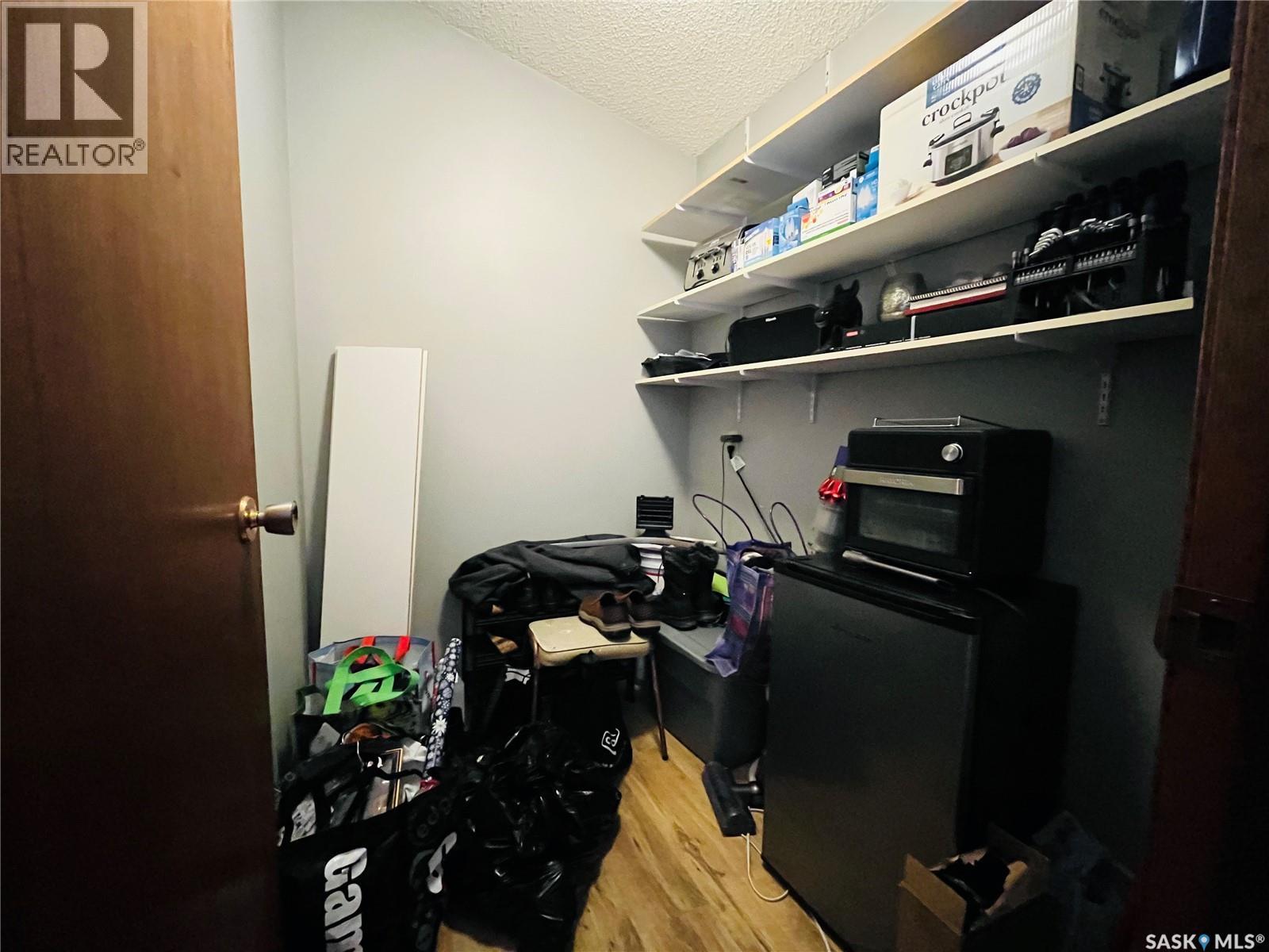 Single Family House Bungalow for Sale in  th AVENUE NE Swift Current 