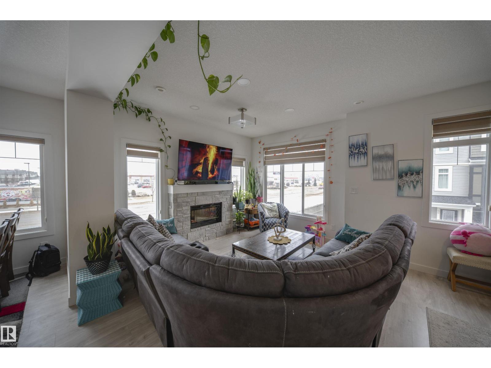 #62 2215 24 ST NW - 1