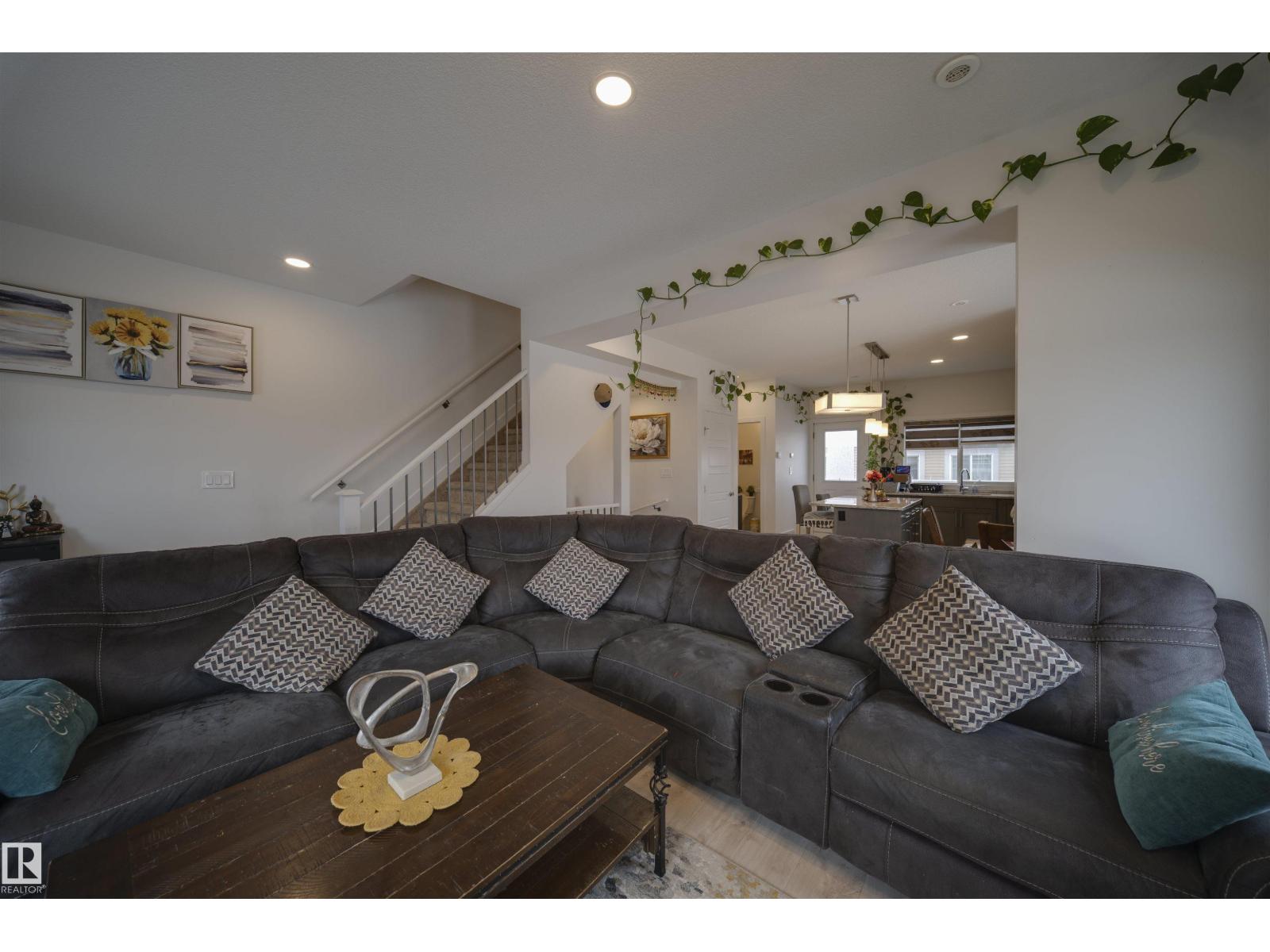 #62 2215 24 ST NW - 2