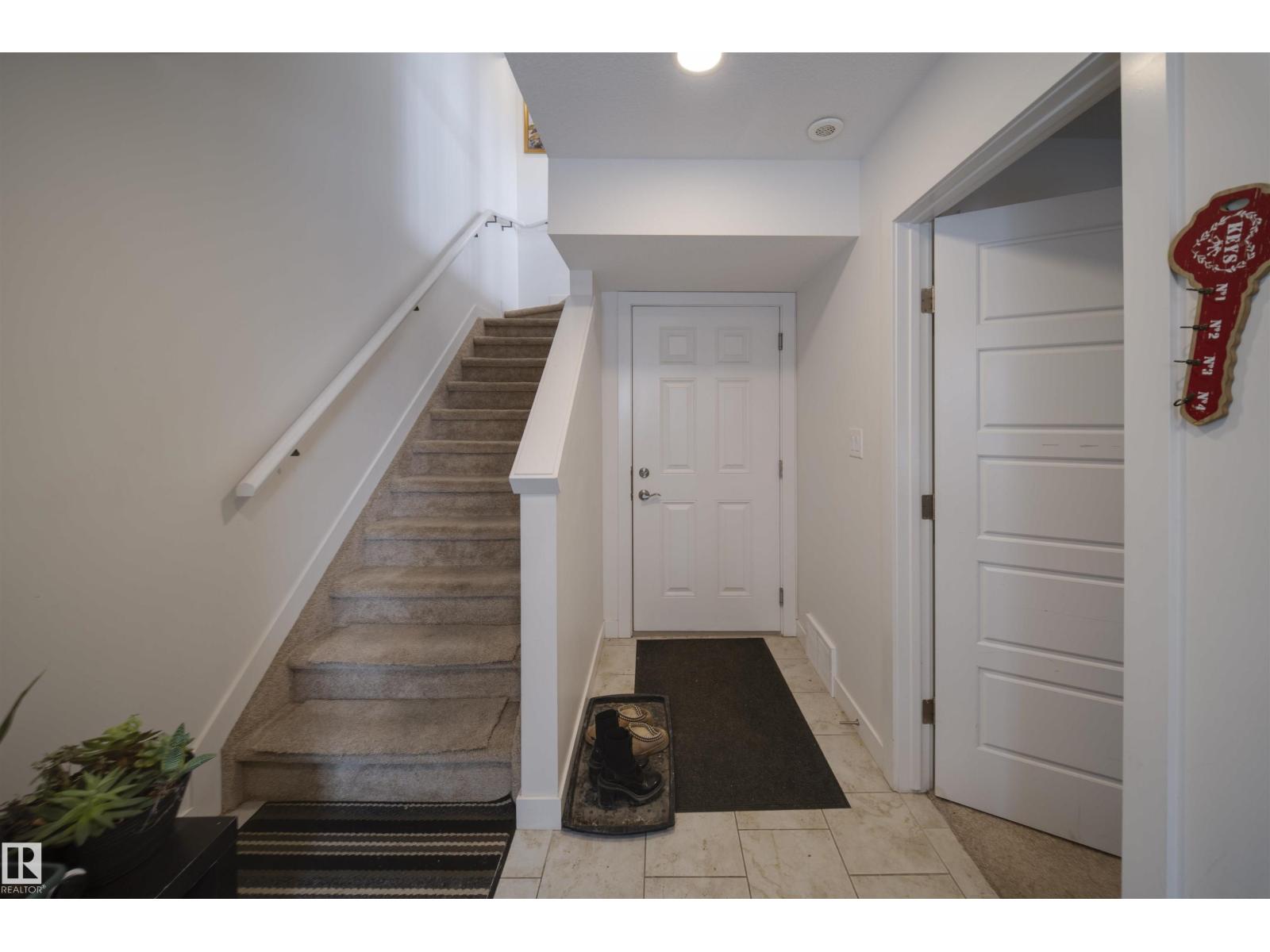 #62 2215 24 ST NW - 20