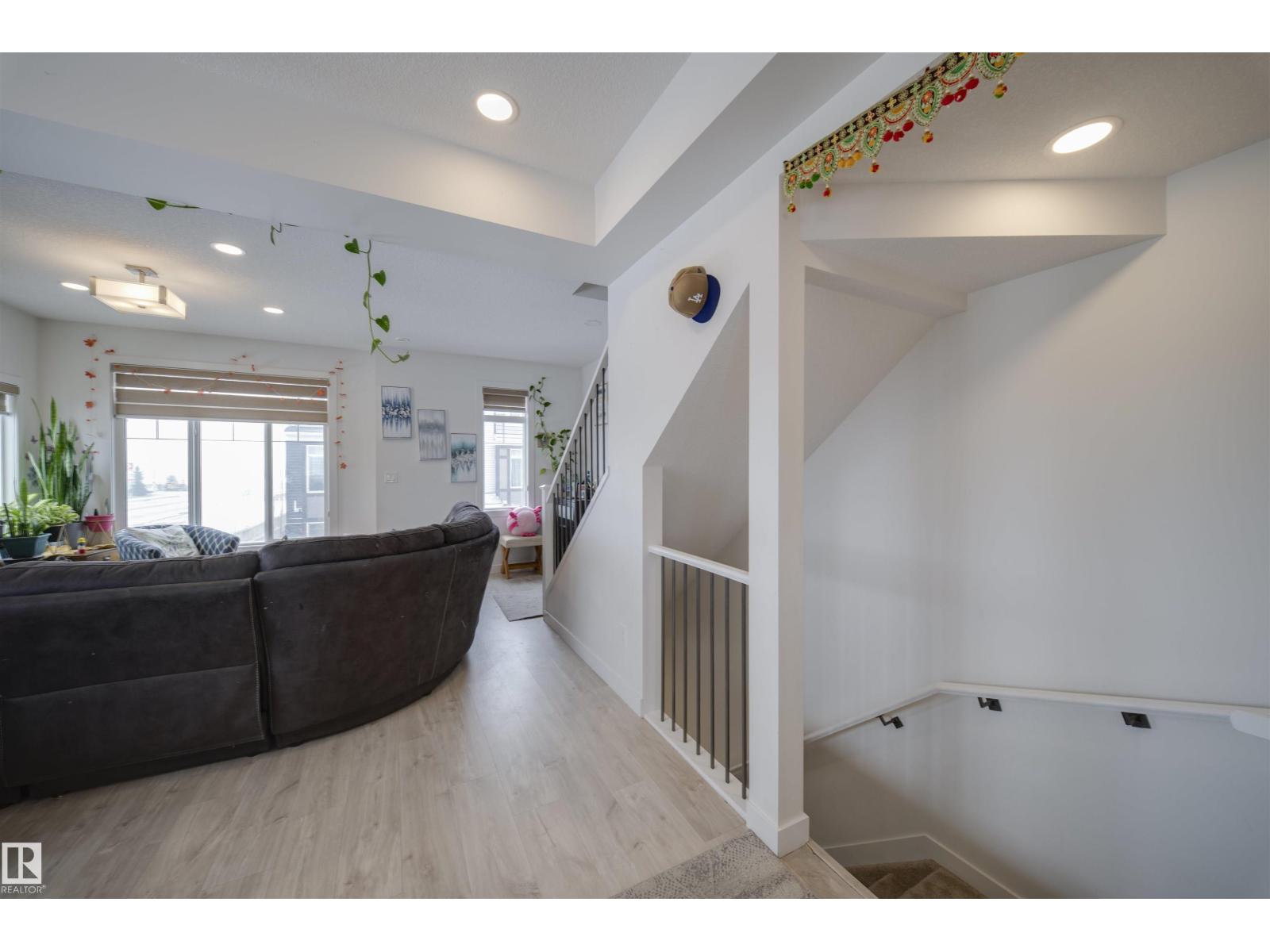 #62 2215 24 ST NW - 7