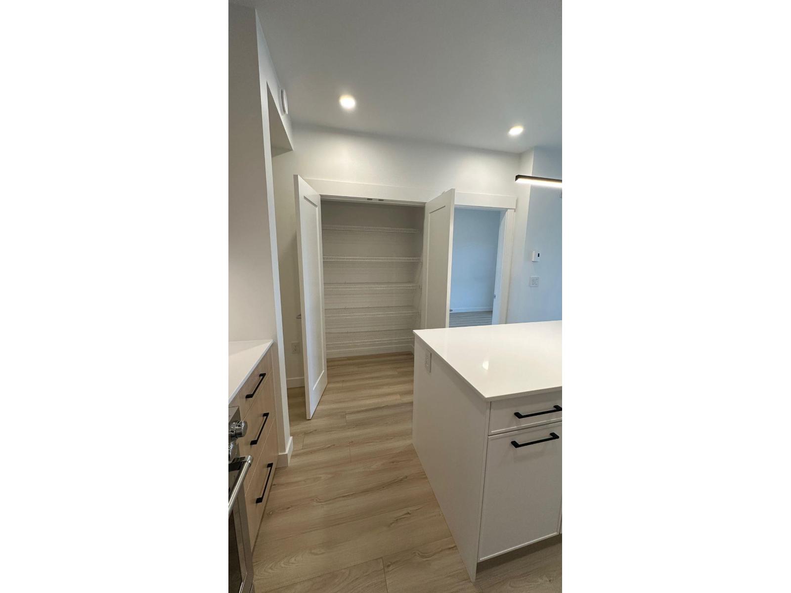 306 2771 MONTROSE AVENUE, Abbotsford