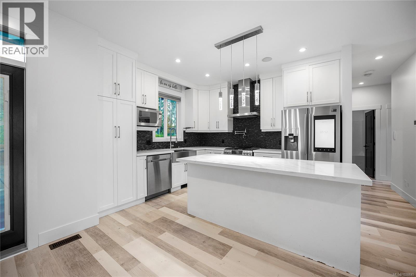 502 DOREEN PL - Image 3