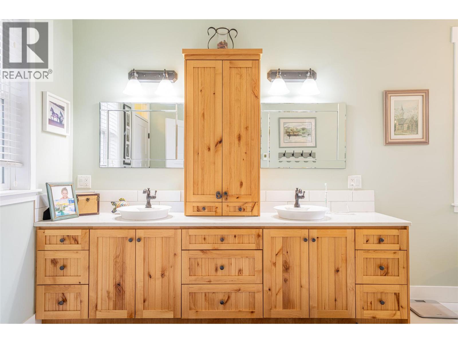  6440 Okanagan Avenue Southeast, Salmon Arm