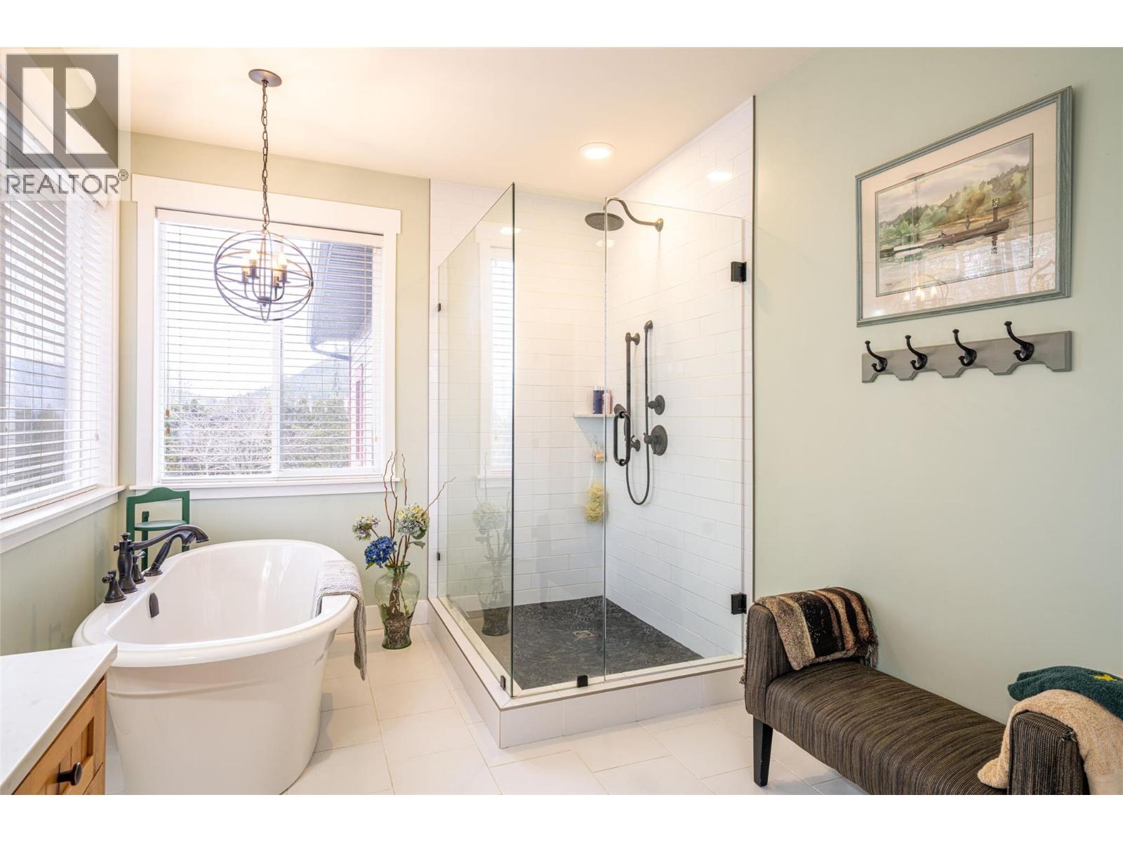  6440 Okanagan Avenue Southeast, Salmon Arm