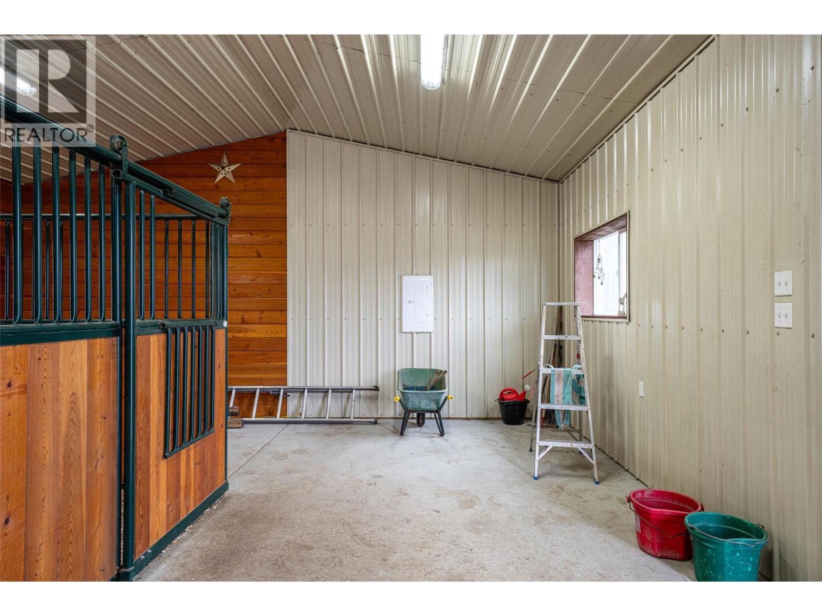  6440 Okanagan Avenue Southeast, Salmon Arm