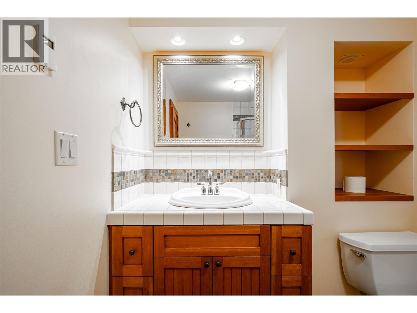  6440 Okanagan Avenue Southeast, Salmon Arm