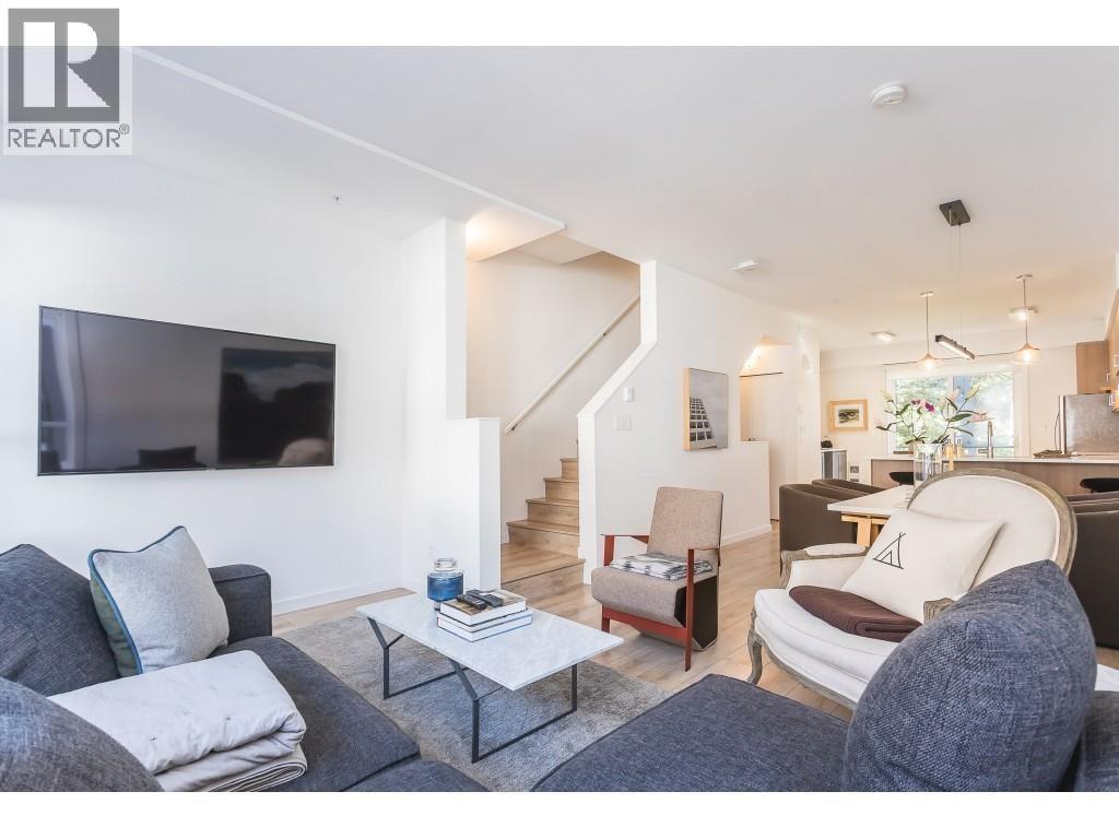 52 39769 GOVERNMENT ROAD, Squamish