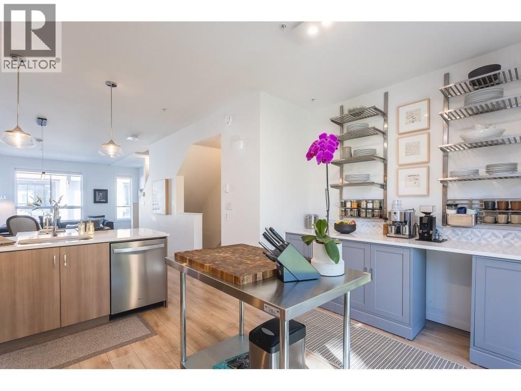 52 39769 GOVERNMENT ROAD, Squamish