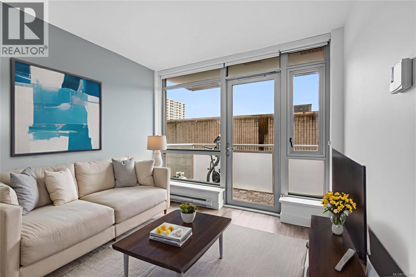 #305 838 BROUGHTON ST - 8