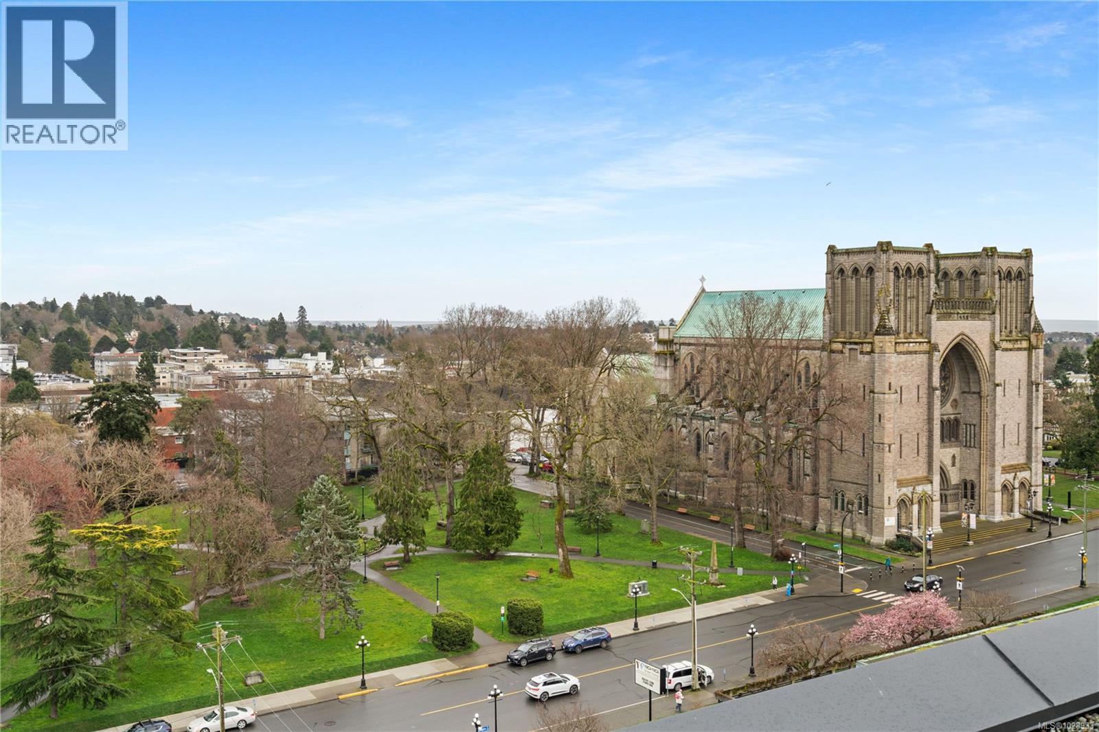 #305 838 BROUGHTON ST - 23