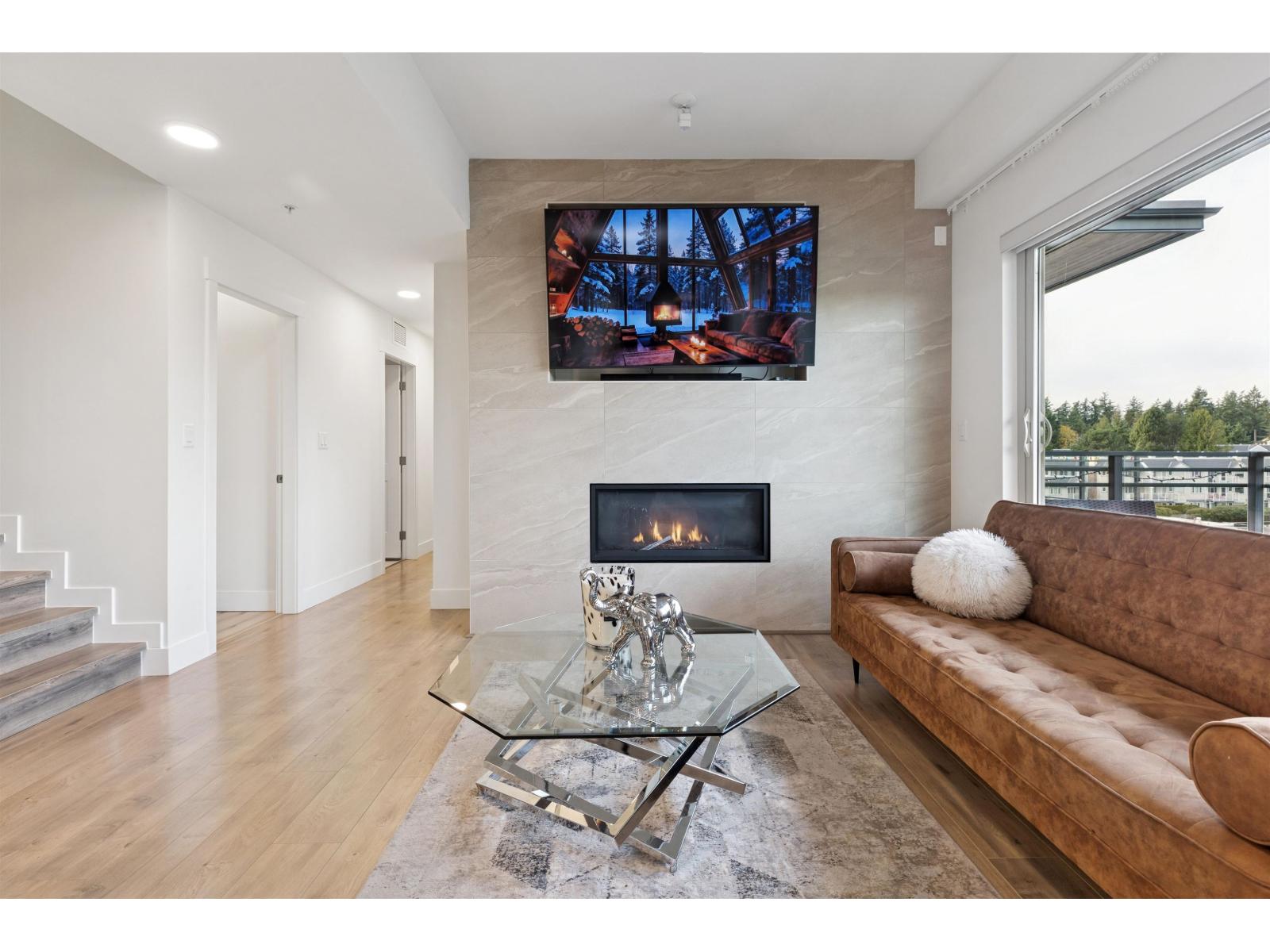 501 14022 NORTH BLUFF ROAD, White Rock