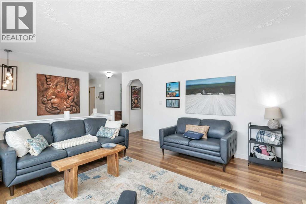 5223 48 Avenue, Sylvan Lake