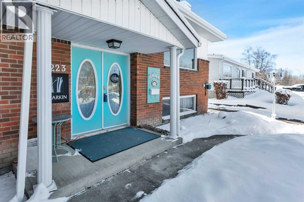 5223 48 Avenue, Sylvan Lake