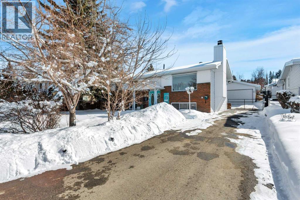 5223 48 Avenue, Sylvan Lake