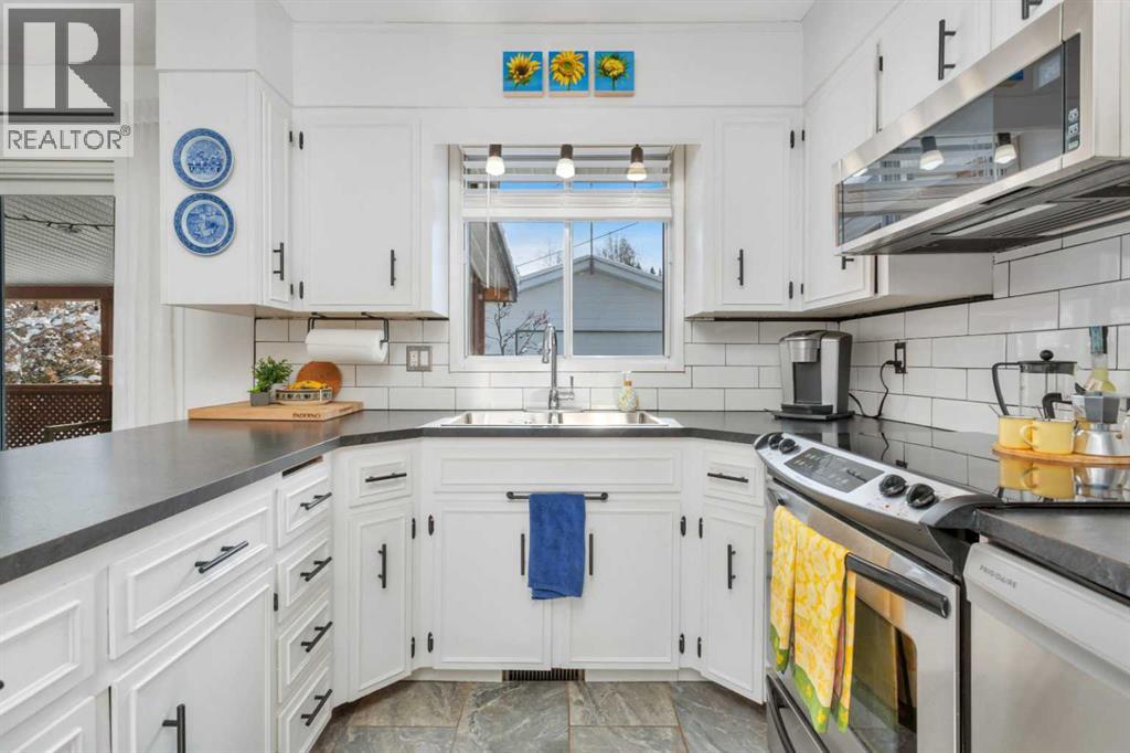 5223 48 Avenue, Sylvan Lake