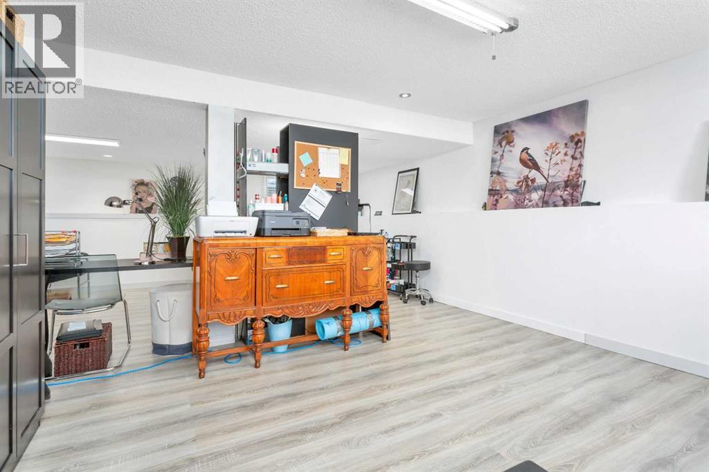 5223 48 Avenue, Sylvan Lake