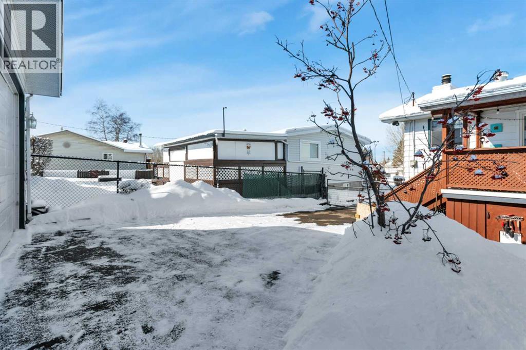 5223 48 Avenue, Sylvan Lake
