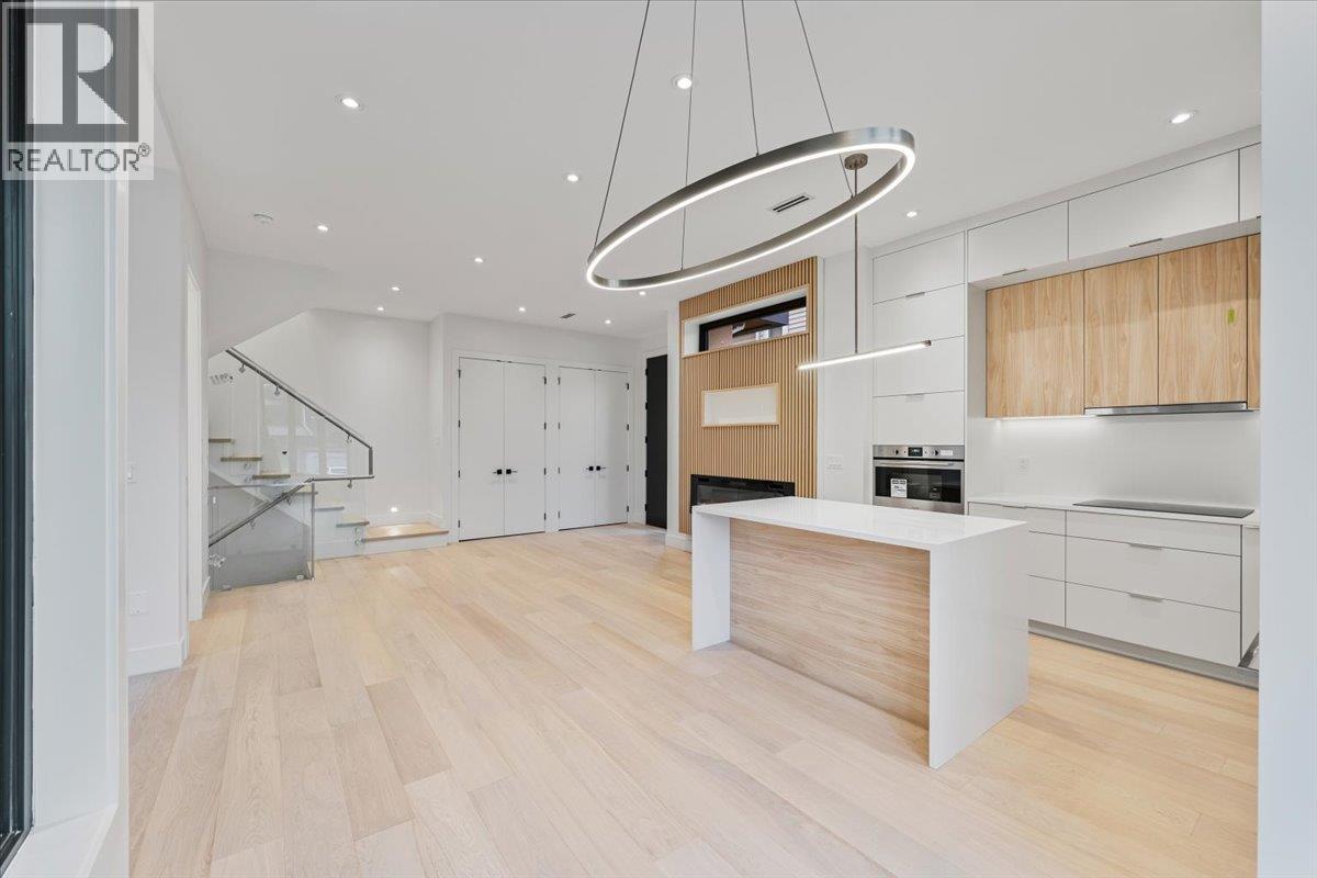 102 1518 HATTON AVENUE, Burnaby