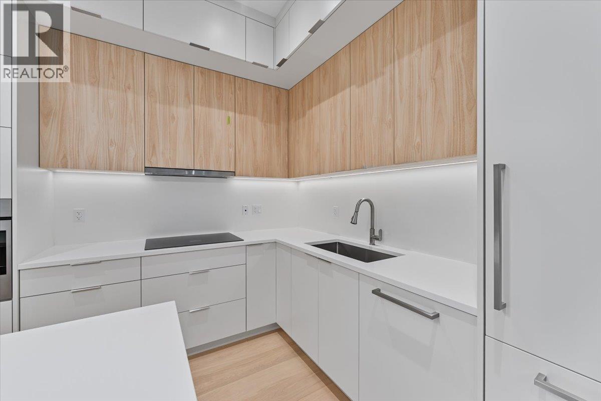 102 1518 HATTON AVENUE, Burnaby