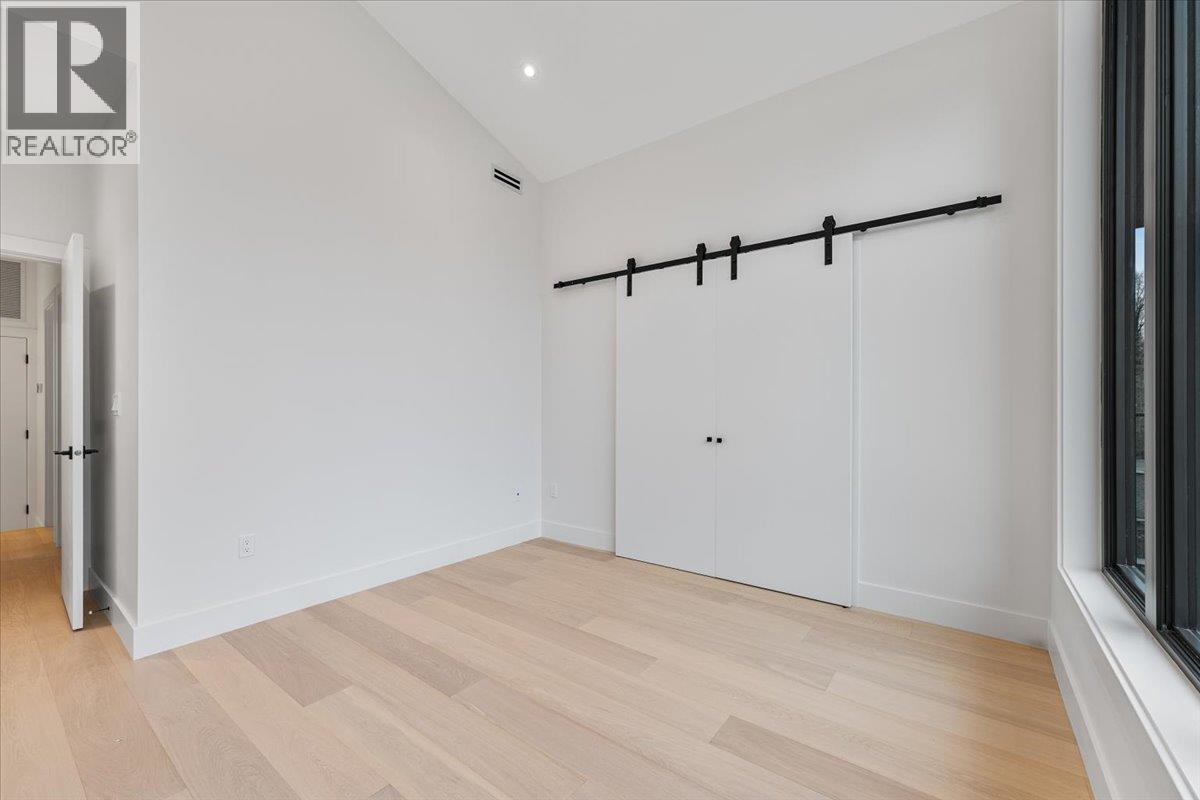 102 1518 HATTON AVENUE, Burnaby