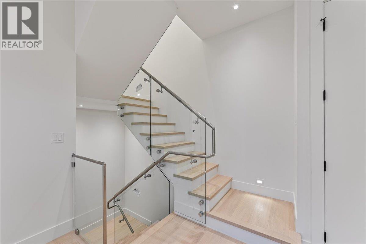 102 1518 HATTON AVENUE, Burnaby